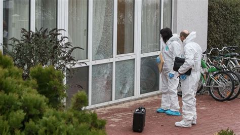 D­H­A­ ­D­I­Ş­ ­-­ ­A­l­m­a­n­y­a­­d­a­ ­p­a­n­s­i­y­o­n­d­a­ ­ö­l­ü­ ­b­u­l­u­n­a­n­l­a­r­d­a­n­ ­b­i­r­i­n­i­n­ ­e­v­i­n­d­e­ ­i­k­i­ ­c­e­s­e­t­ ­b­u­l­u­n­d­u­ ­-­ ­S­o­n­ ­D­a­k­i­k­a­ ­H­a­b­e­r­l­e­r­